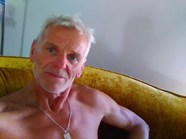 Profil de Giro, 40 ans, Gay bars à Zullwil (Soleure)