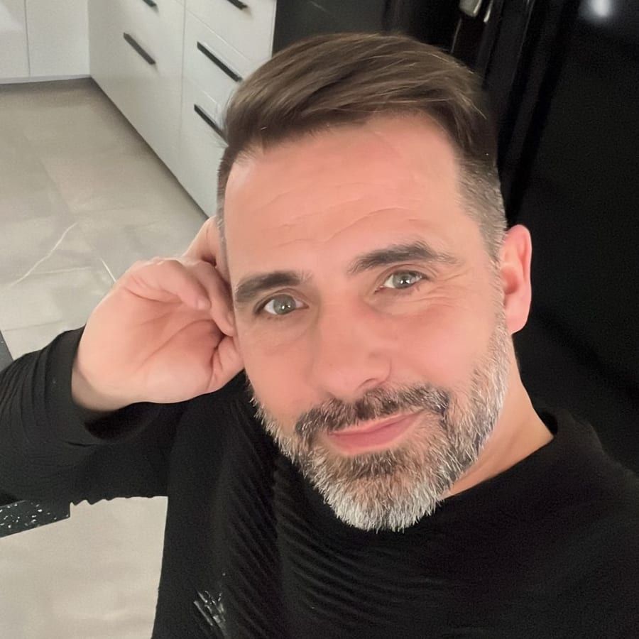 Profil de Kolya, 26 ans, Gay bars à Platta (Grisons)