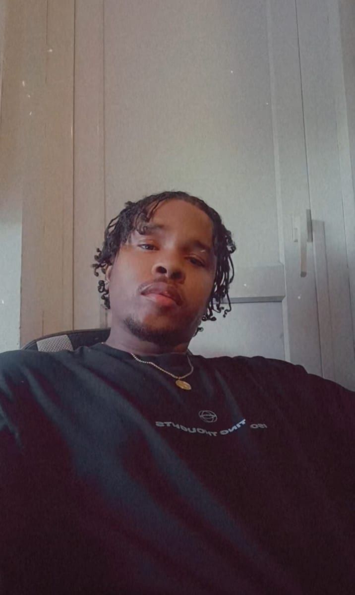 Profil de Tineo, 23 ans, Gay bars à Wilihof (Lucerne)