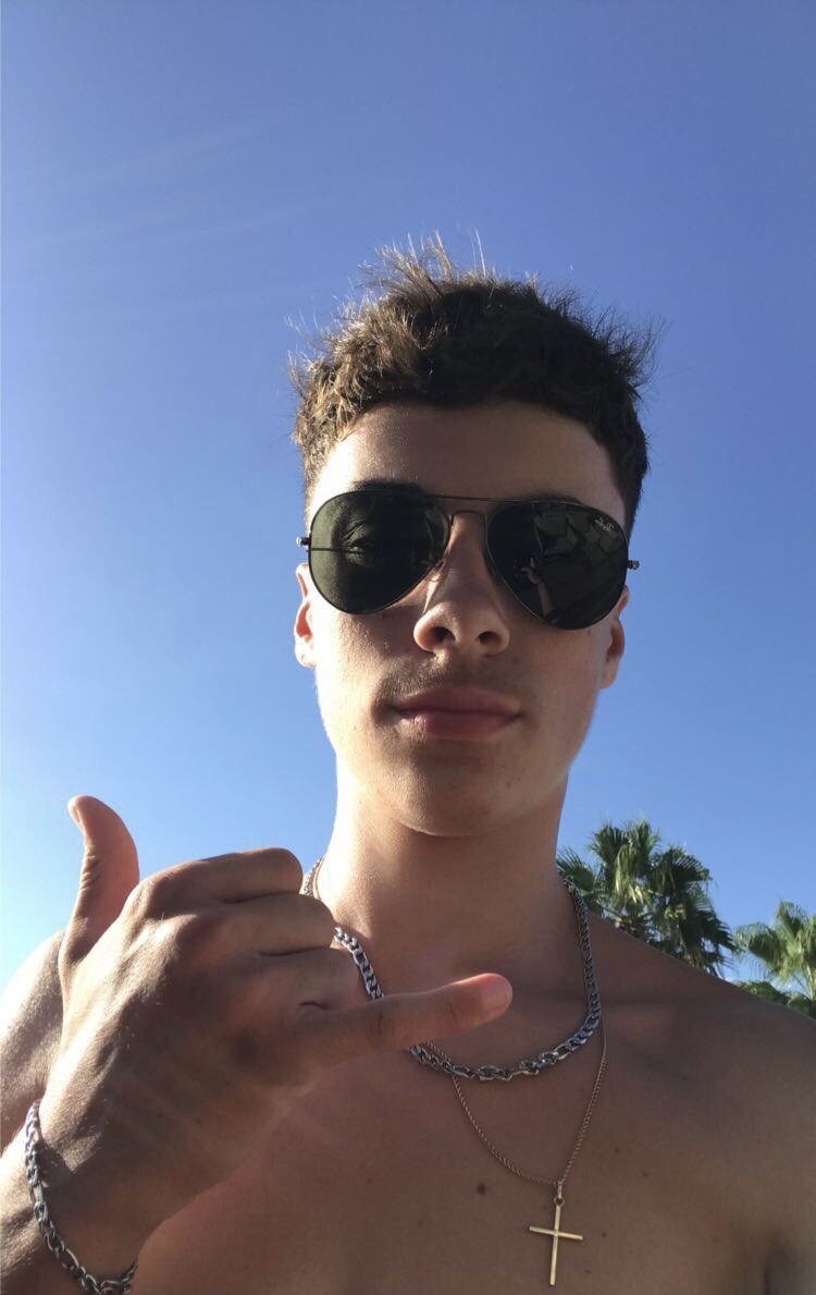 Profil de Selimane, 22 ans, Gay bars à Wolfenschiessen (Nidwald)
