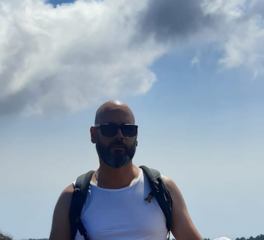 Profil de Elarif, 32 ans, Gay bars à Combremont-le-Grand (Vaud)