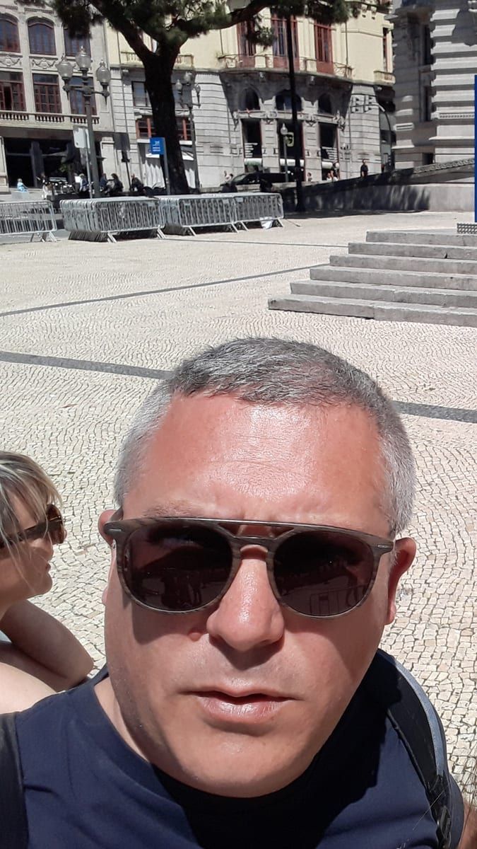Profil de Hachim, 27 ans, Gay bars à Trasadingen (Schaffhouse)