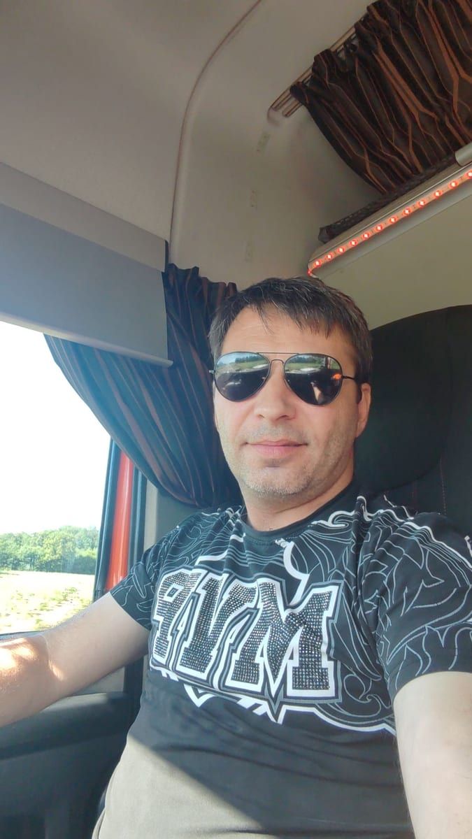 Profil de Louqman, 41 ans, Gay bars à Vilars NE (Neuchâtel)