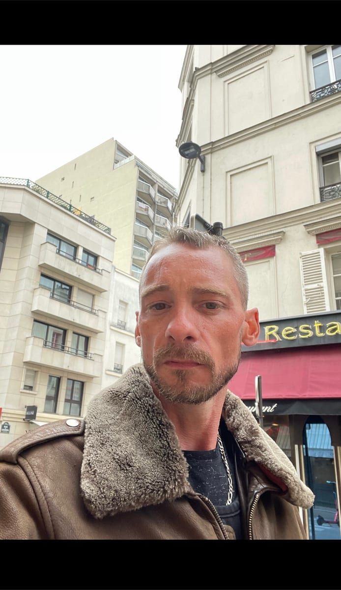 Profil de Perry, 34 ans, Gay bars à St. Niklausen OW (Obwald)