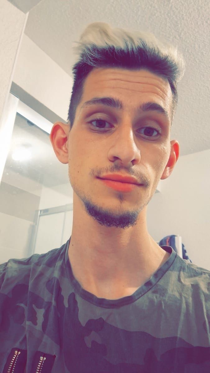 Profil de Cham, 29 ans, Gay bars à Dalin (Grisons)