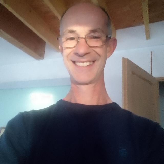 Profil de Fadhel, 24 ans, Gay bars à Frasses (Fribourg)