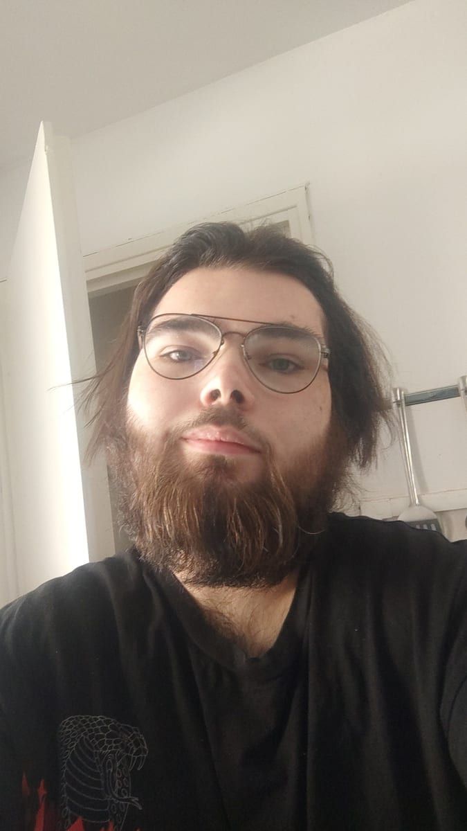Profil de Soufiane, 27 ans, Gay bars à Trasadingen (Schaffhouse)