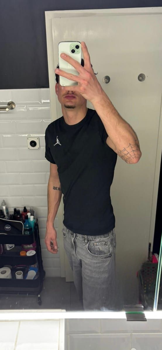 Profil de Abdelrahmane, 44 ans, Gay bars à Trun (Grisons)