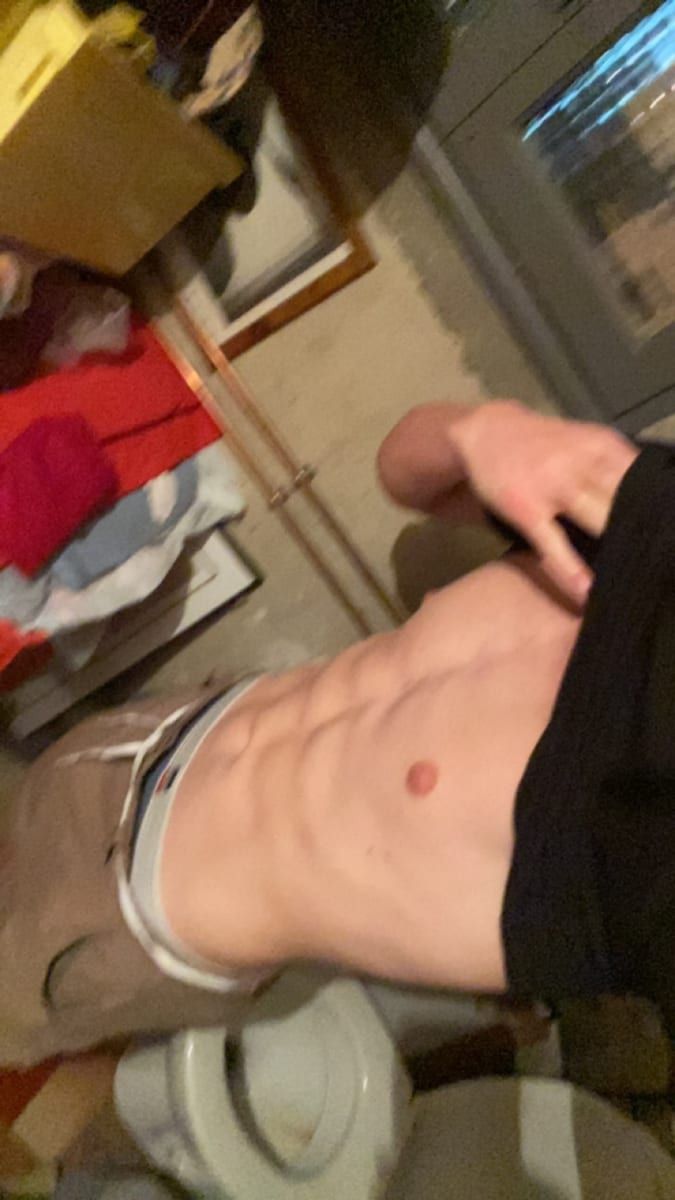 Profil de Sophyan, 27 ans, Gay bars à Daillon (Valais)