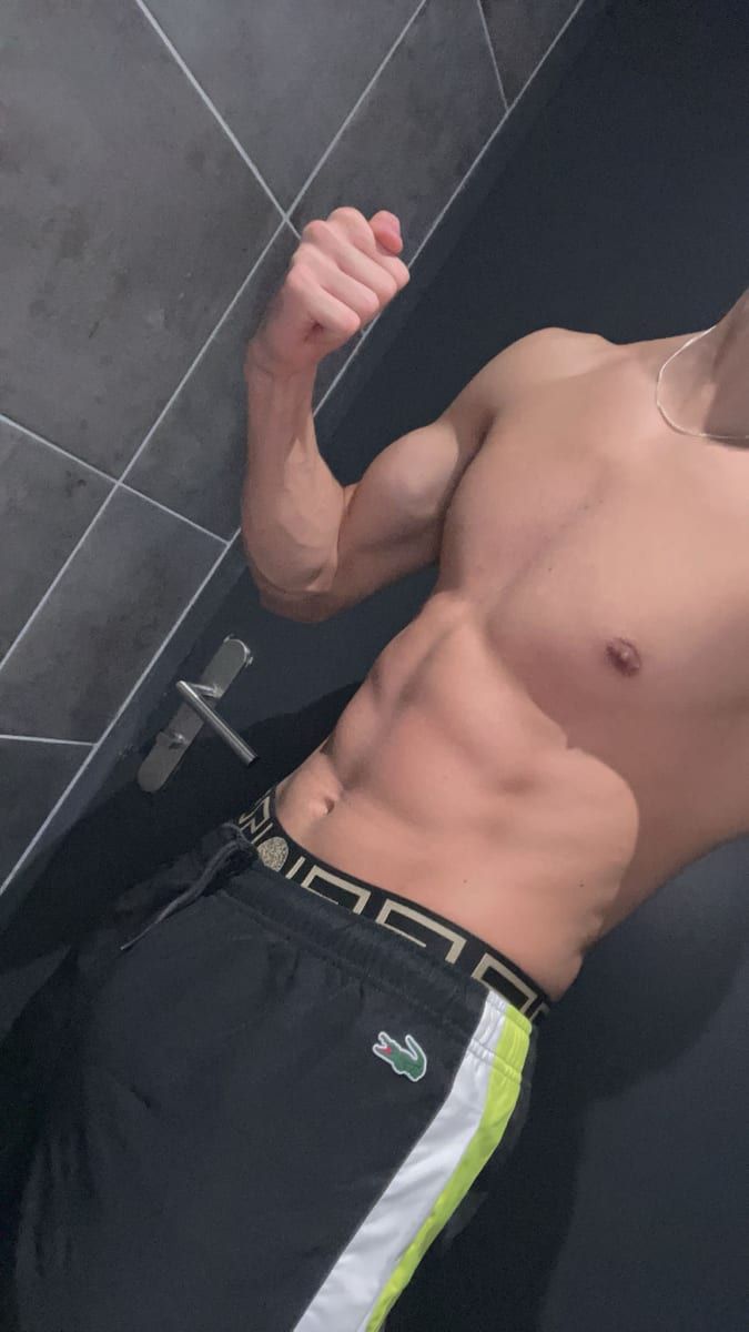 Profil de Batoura, 44 ans, Gay bars à Andwil TG (Thurgovie)