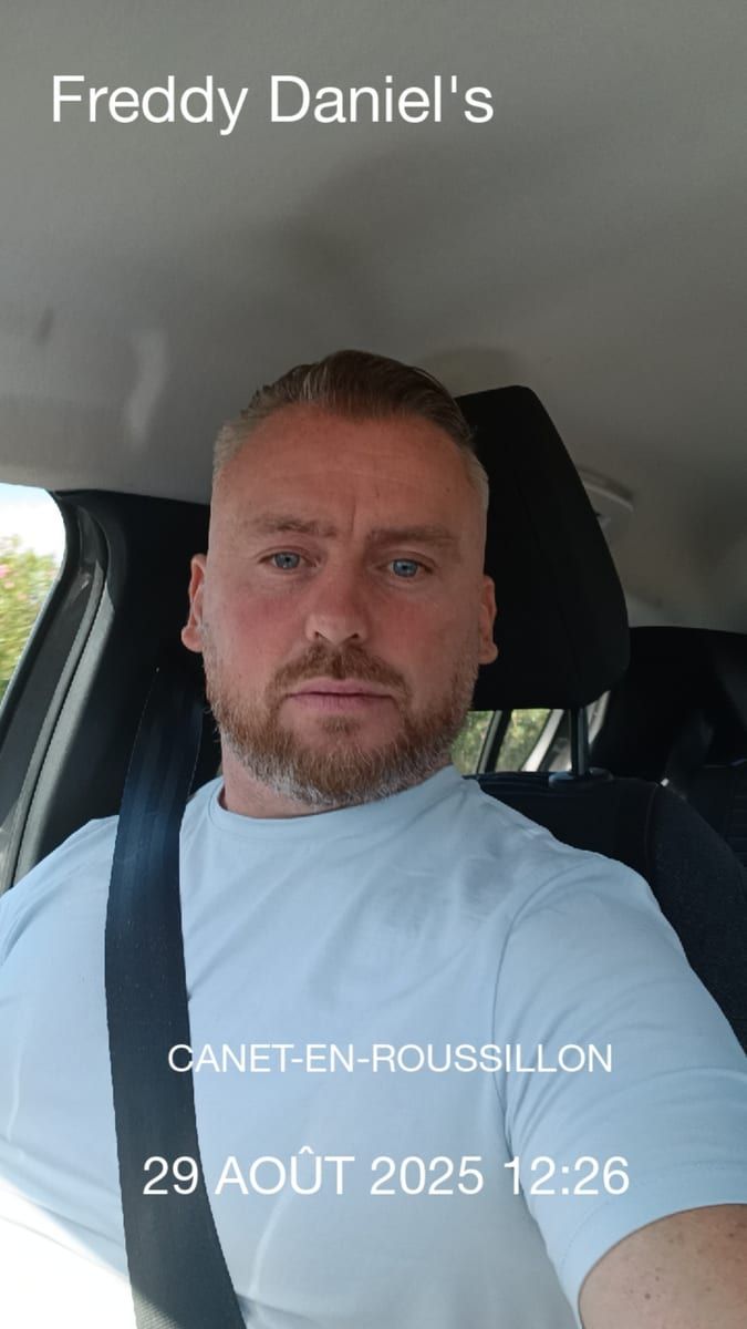 Profil de Pierre-charles, 39 ans, Gay bars à Zwischenflüh (Berne)