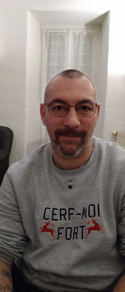 Profil de Timothey, 35 ans, Gay bars à Eclépens (Vaud)