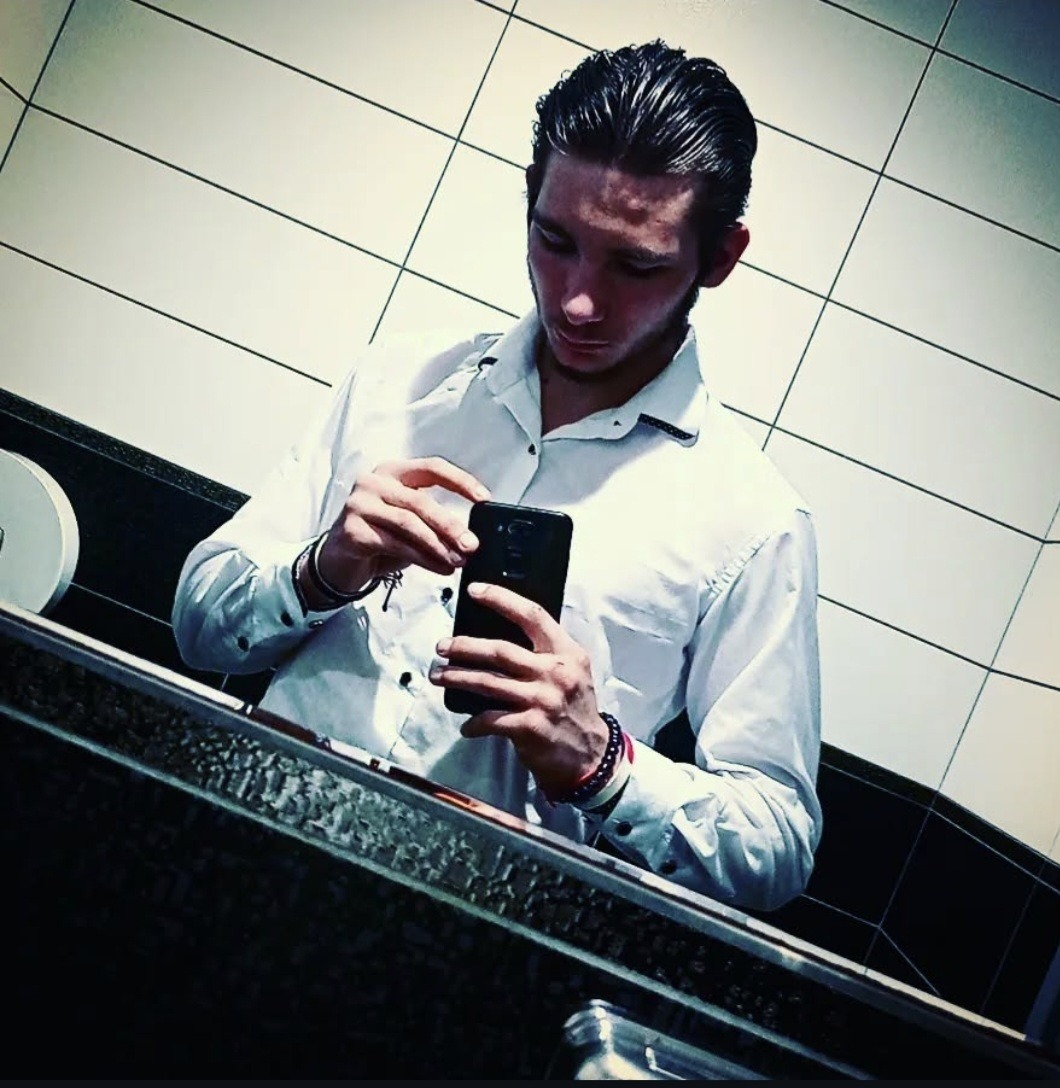 Profil de Vitaly, 26 ans, Gay bars à Mathon (Grisons)