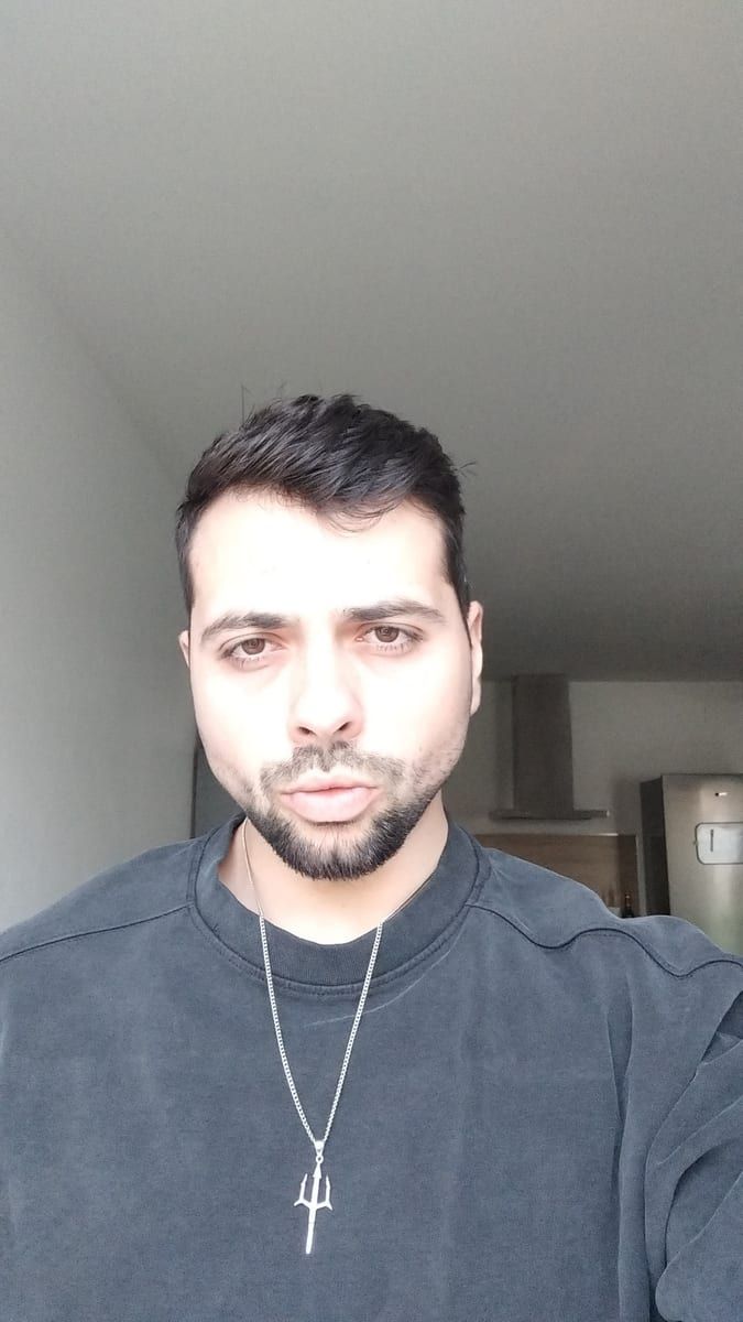 Profil de Aymane, 37 ans, Gay bars à Grüsch (Grisons)