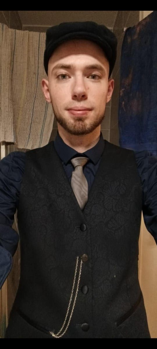 Profil de Edis, 27 ans, Gay bars à Lüen (Grisons)