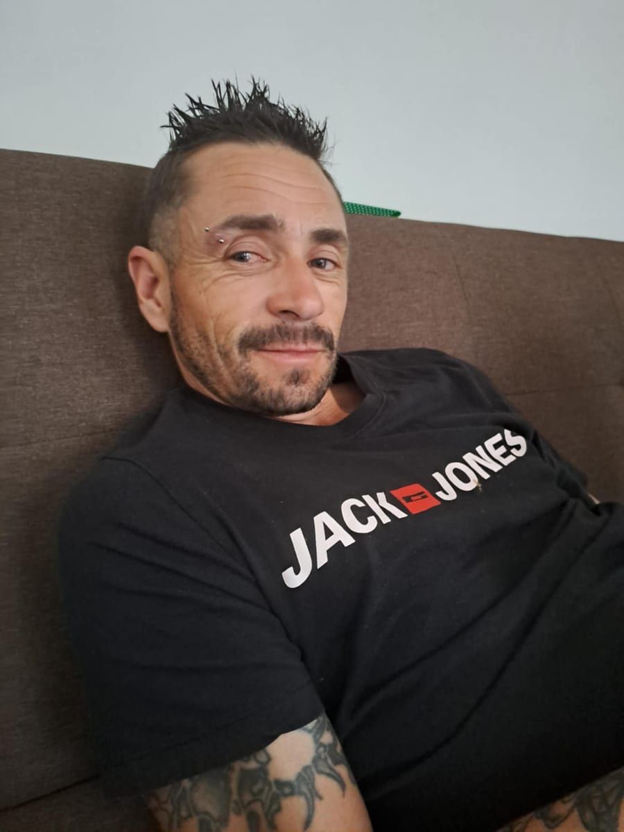 Profil de Gentien, 23 ans, Gay bars à Rossenges (Vaud)