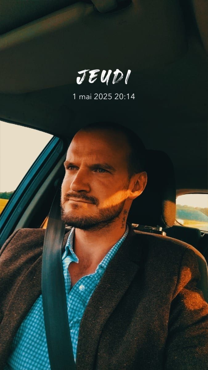 Profil de Saül, 22 ans, Gay bars à Jenins (Grisons)