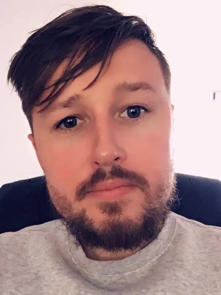 Profil de Aarone, 35 ans, Gay bars à Fontaine Dessous (Liddes) (Valais)