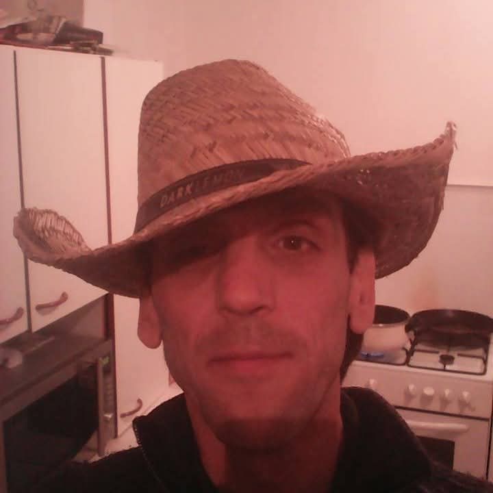 Profil de Fadil, 39 ans, Gay bars à Sent (Grisons)