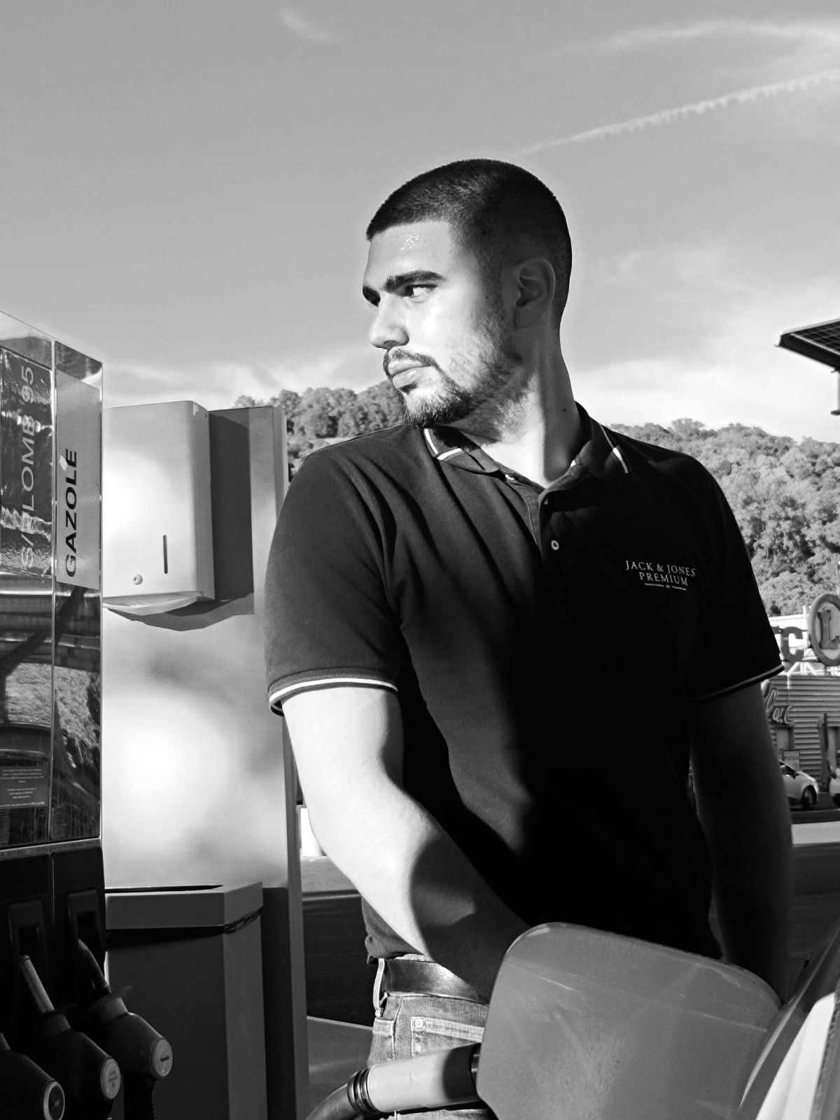 Profil de Fayez, 24 ans, Gay bars à Wöschnau (Soleure)