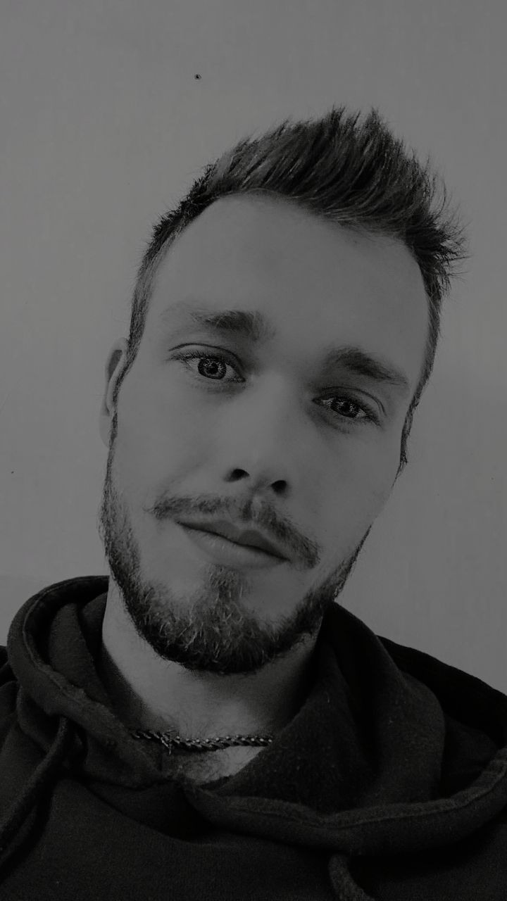 Profil de Mériadec, 26 ans, Gay bars à Wollerau (Schwytz)