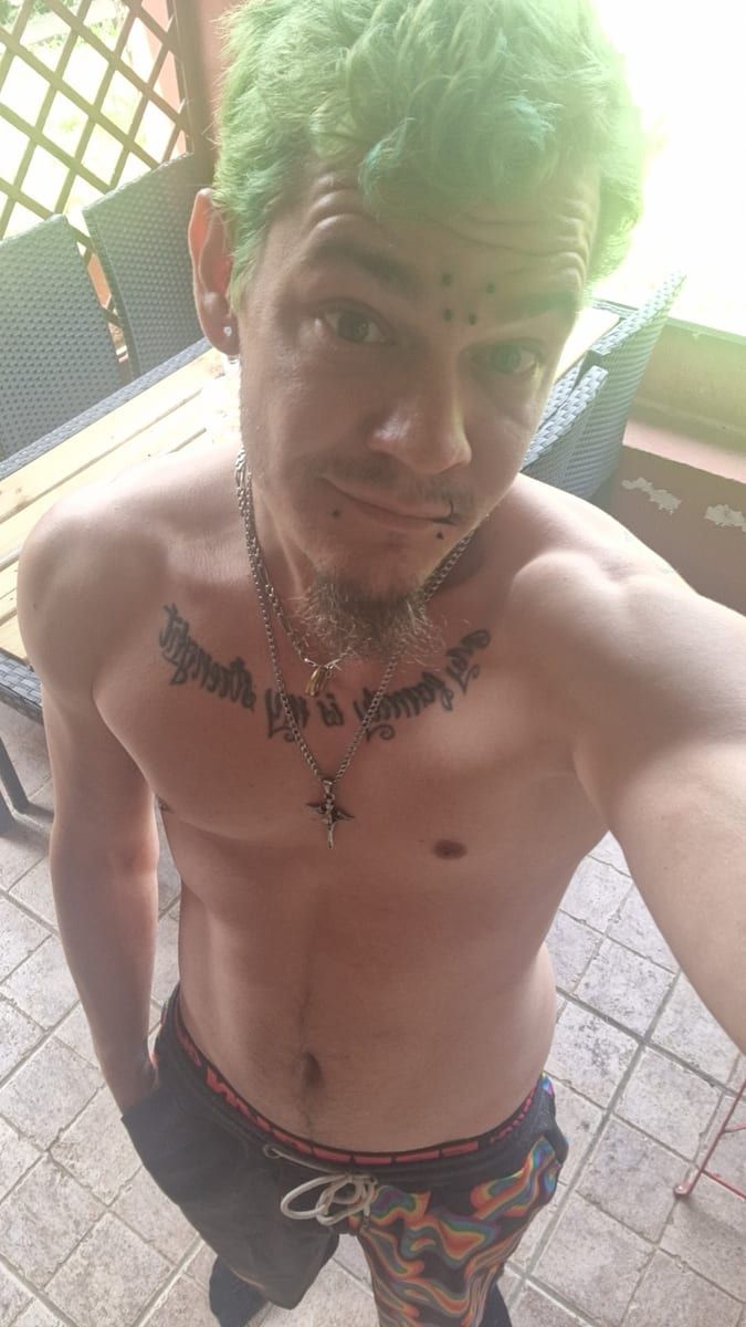 Profil de Ilyan, 33 ans, Gay bars à Stels (Grisons)