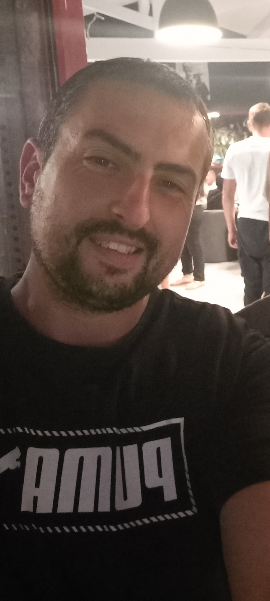 Profil de Norman, 22 ans, Gay bars à Commugny (Vaud)