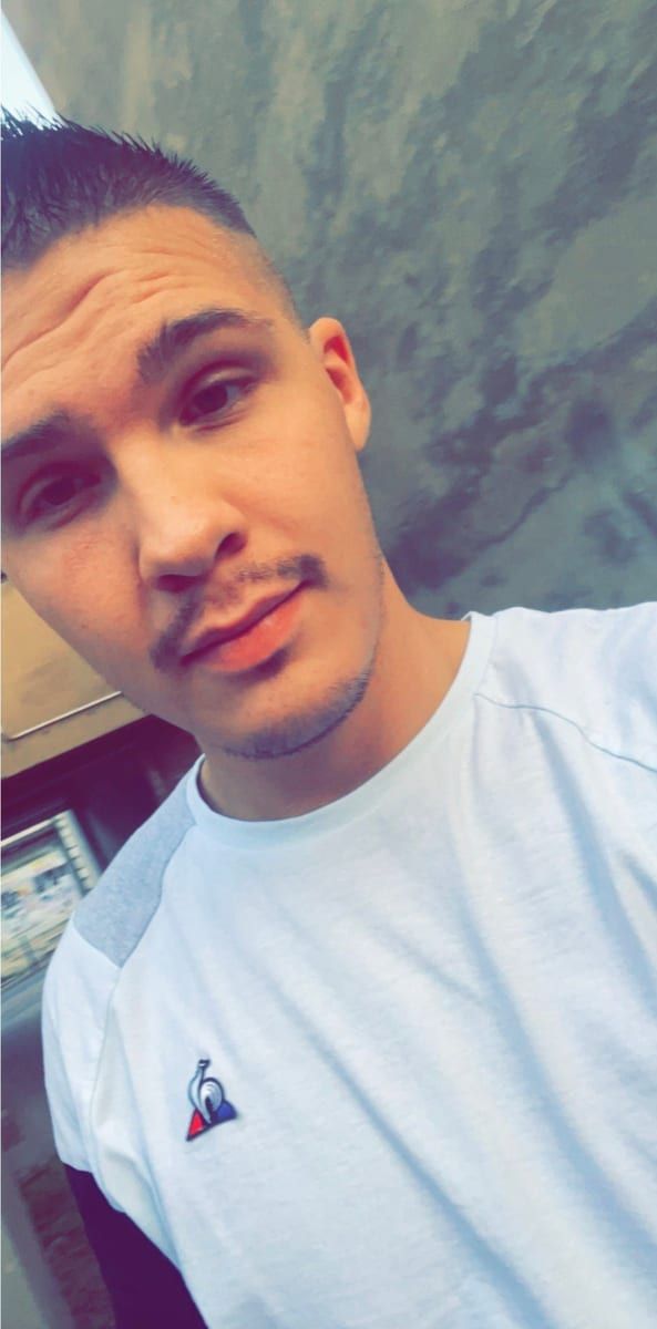 Profil de Emiland, 26 ans, Gay bars à Innerferrera (Grisons)