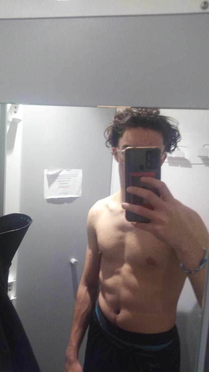 Profil de Duc, 25 ans, Gay bars à Wolfhalden (Appenzell Rhodes-Extérieures)