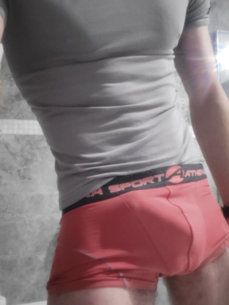 Profil de Ala-eddine, 40 ans, Gay bars à Hellsau (Berne)