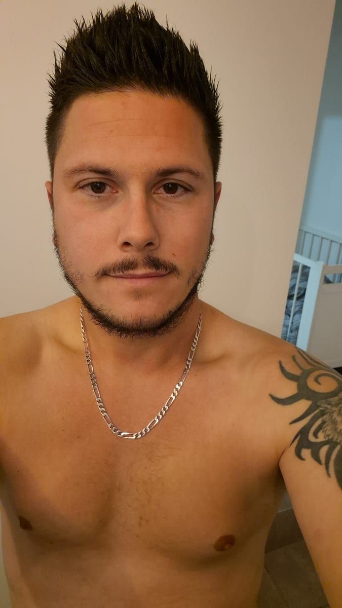 Profil de Monsif, 22 ans, Gay bars à Croy (Vaud)