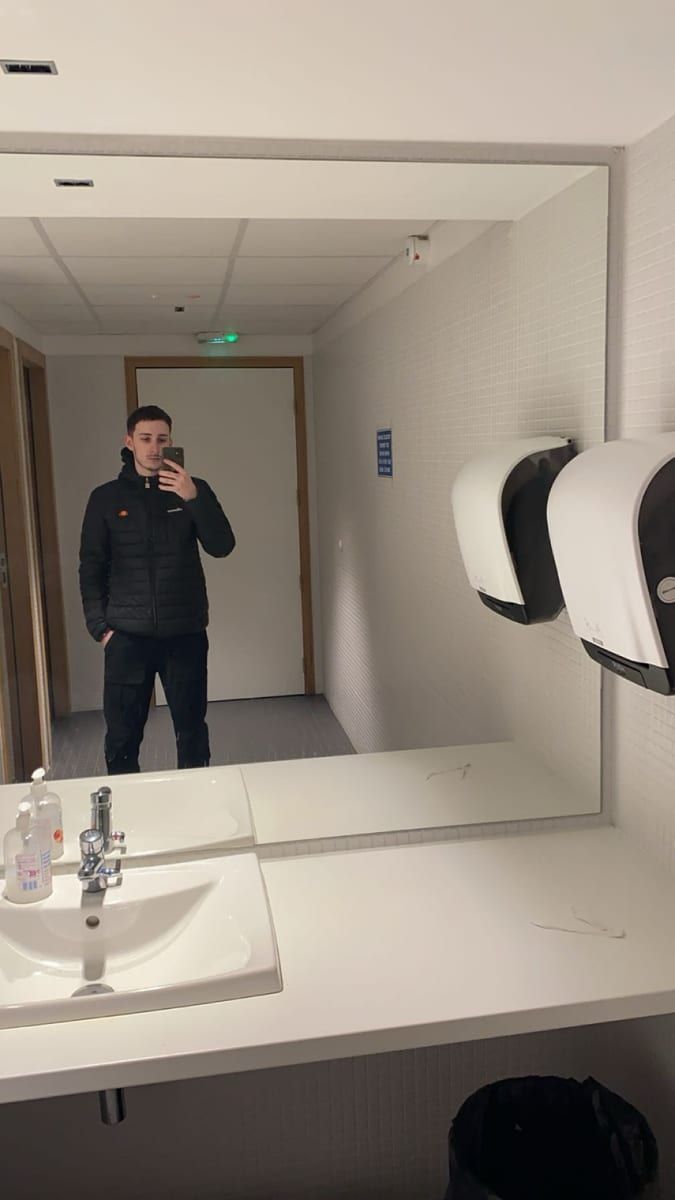 Profil de Gill, 22 ans, Gay bars à Wollerau (Schwytz)