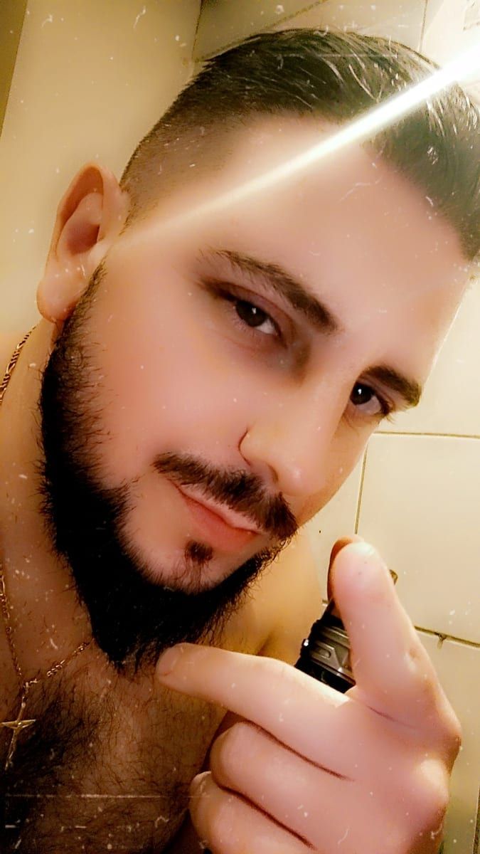 Profil de Elysee, 23 ans, Gay bars à Bitsch (Valais)